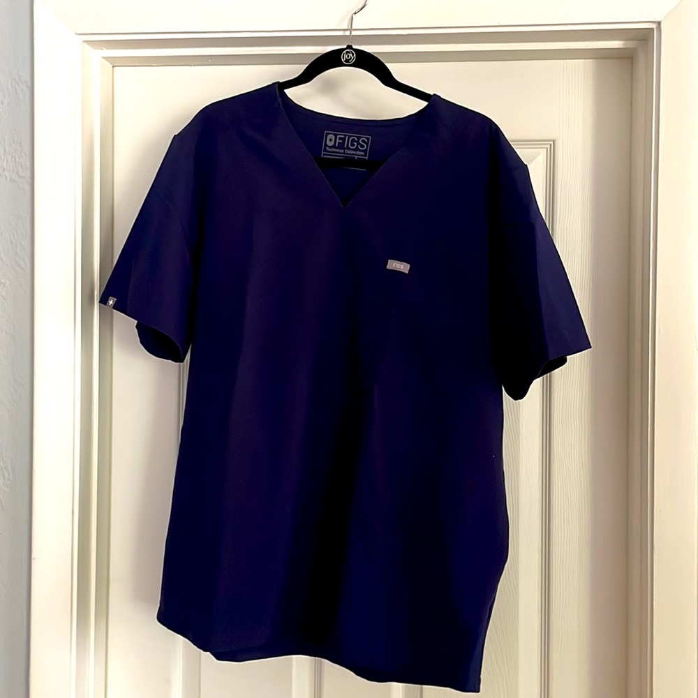 NEW—NEVER WORN, Navy Blue, Chisec™ Three-Pocket Scrub Top, XL